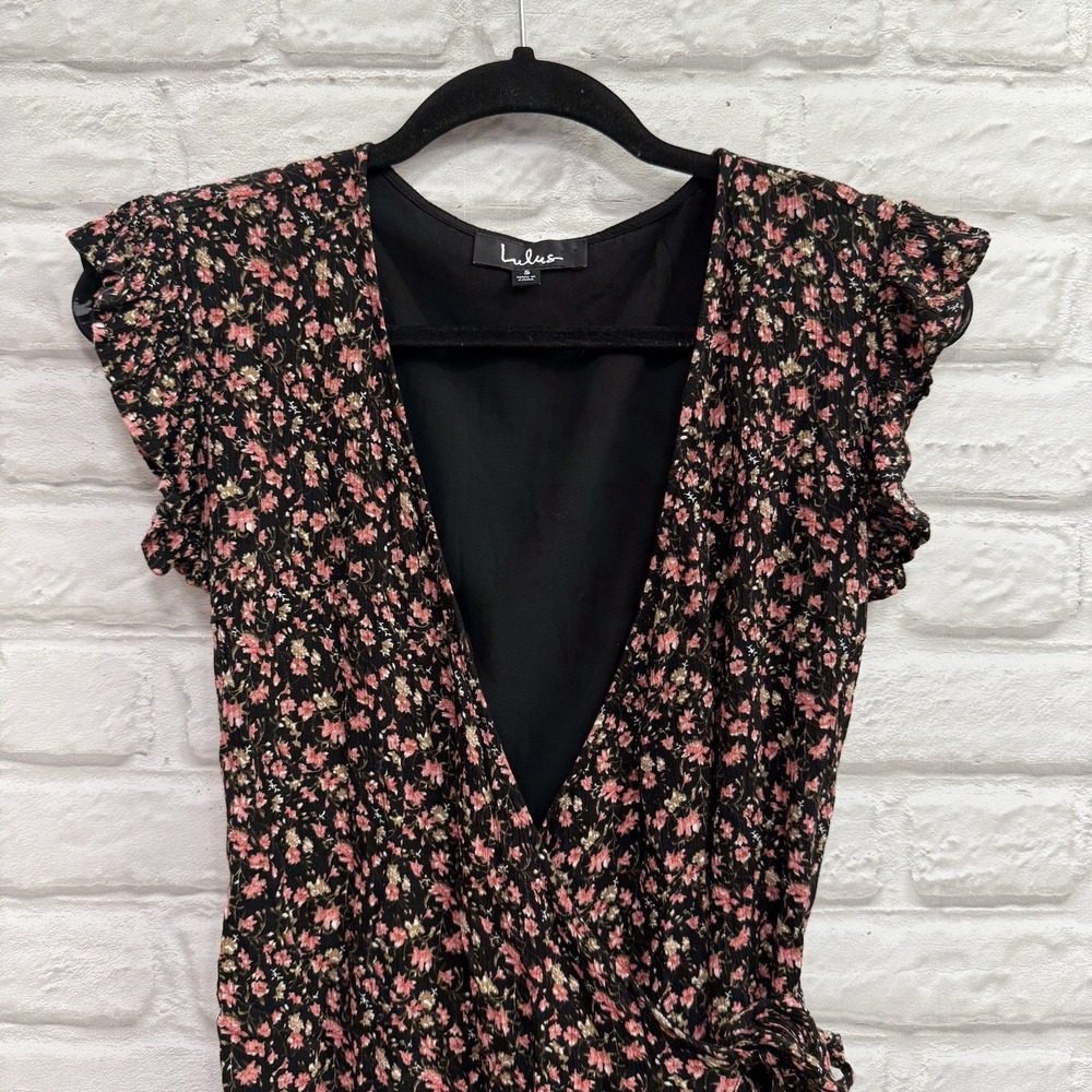 Lulus Wrap Around Ruffled‎ Mini Dress Women's Small Black Pink Floral Sleeveless